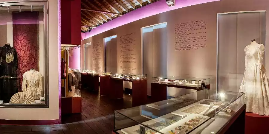 Museo y Taller de Seda Las Hilanderas